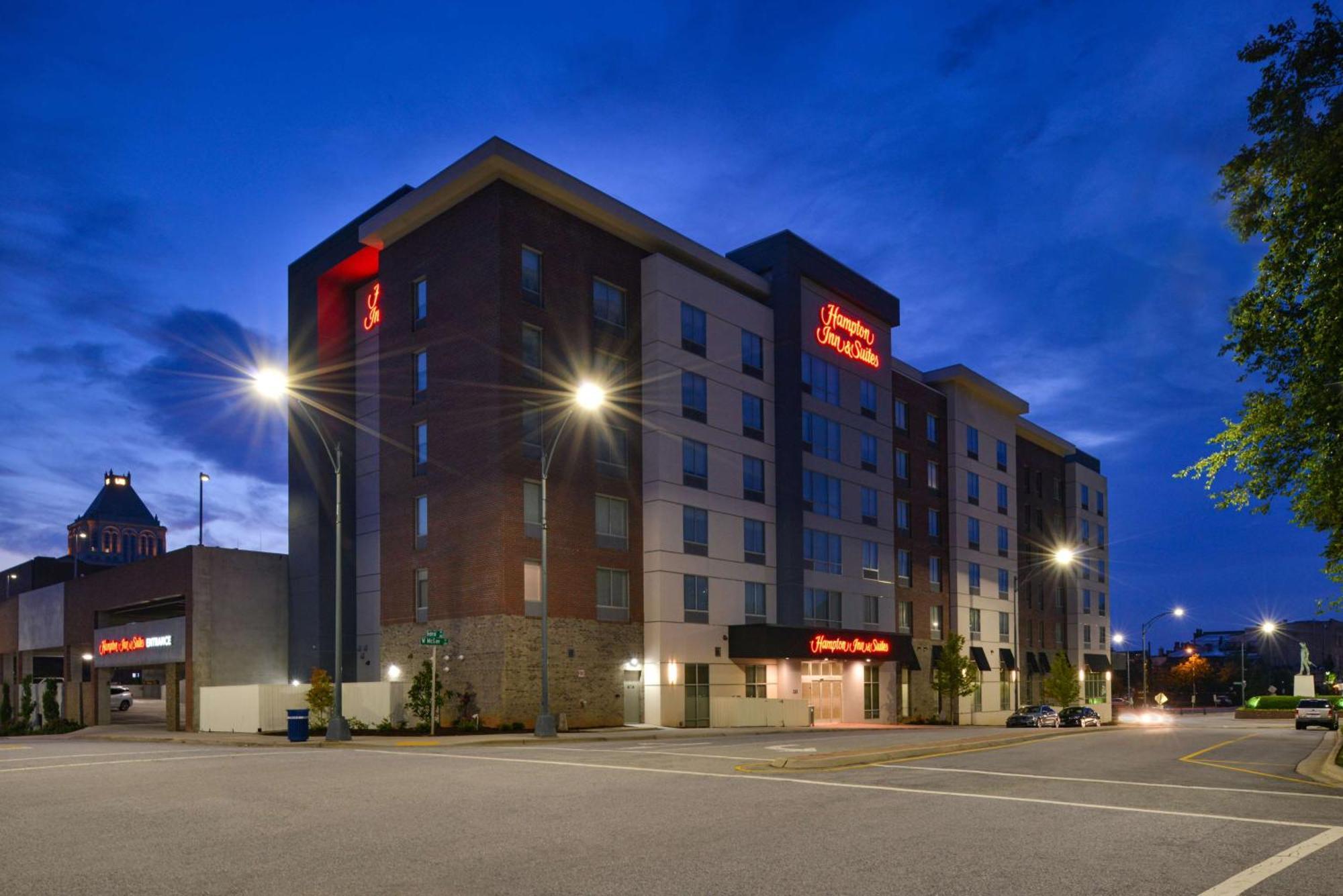 Hampton Inn & Suites Greensboro Downtown, Nc Buitenkant foto